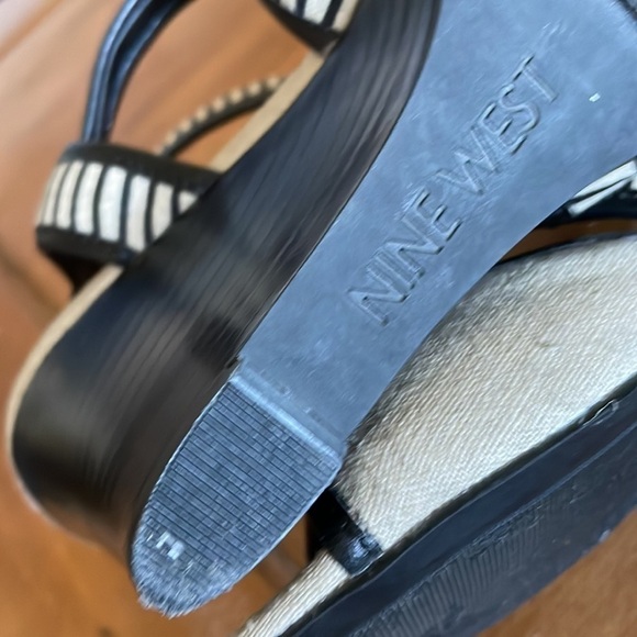 Nine West Ankle Strapped Wedges Size 8 - Picture 10 of 11